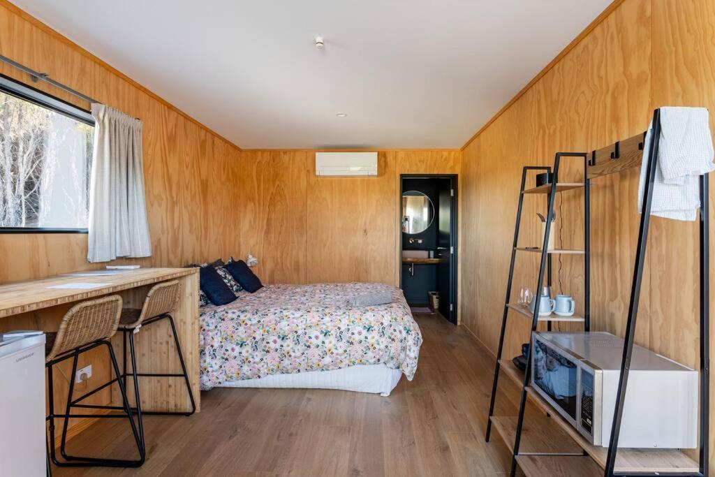 Ferienwohnung Cosy Studio With Mountain Views Wanaka Exterior foto
